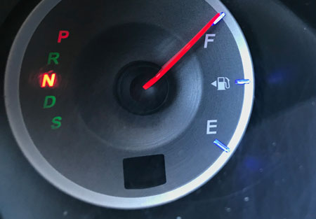 a car's full gas gauge